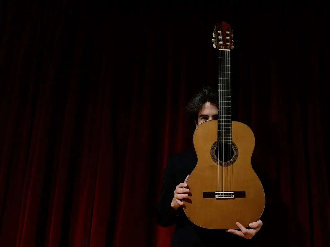Roland Moles, guitarrista clásico — fotografía 1