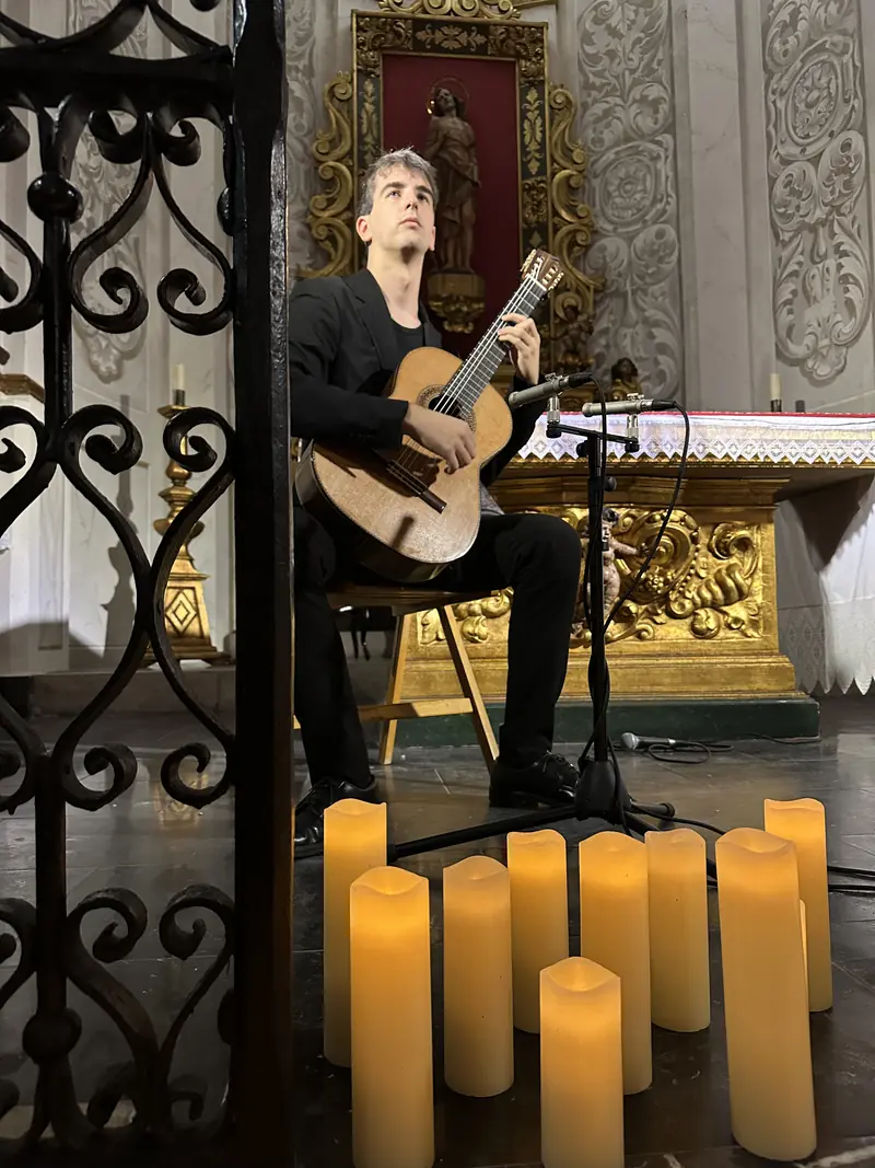 Roland Moles, guitarrista clásico — fotografía 4